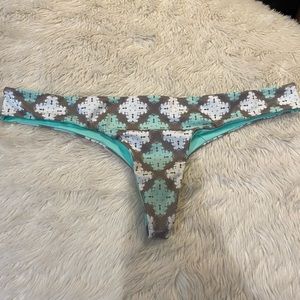 Super cheeky bottoms! Only worn once!